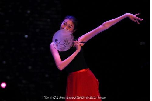 二年级吃蜜瓜舞蹈视频,二年级宝贝们的蜜瓜舞蹈风采展示